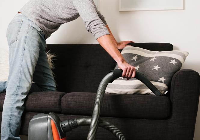 Sofa dan Kasur Kena Banjir? Bersihkan Dengan Cara Ini