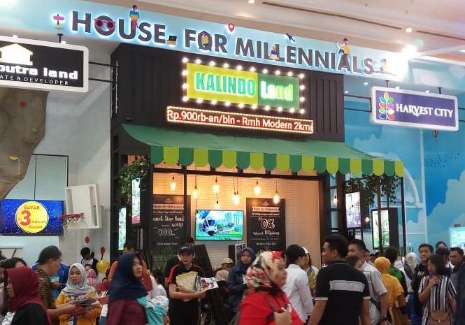 Antusiasme Pengunjung di Booth KALINDO LAND pada IPEX 2018