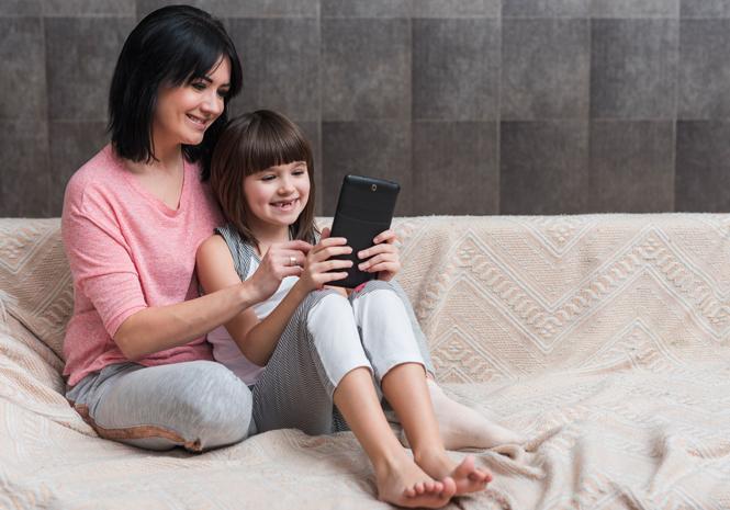 Mengapa Orangtua Perlu Menemani Anaknya  Berselancar Di Dunia Maya