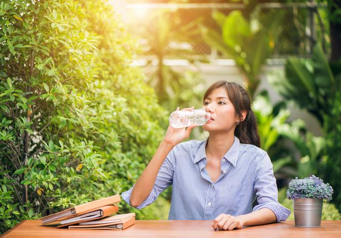 Minum Air Putih 24 Jam, Rasakan 6 Keajaibannya!