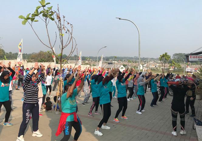 Bergoyang dan Berkeringat Bersama Permata Nusa Indah Situsari